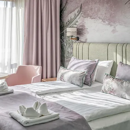 Zichy Csaladi Elmenybirtok Hotel 4*