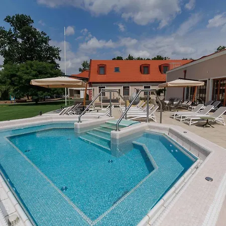 Hotel Zichy Csaladi Elmenybirtok Bikács